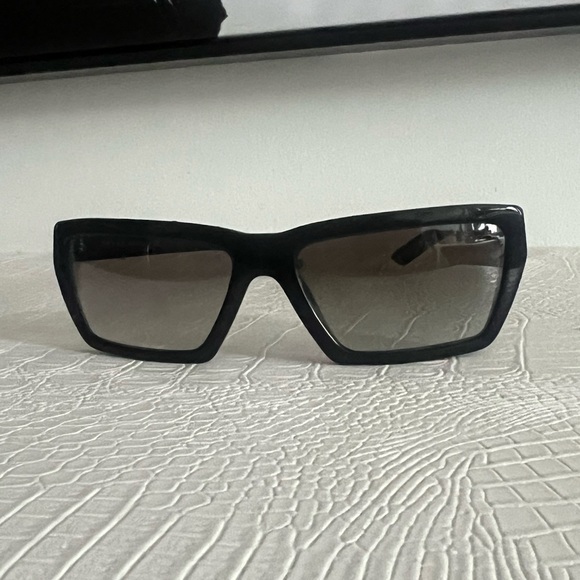 BLACK PRADA SUNGLASSES - Picture 3 of 5